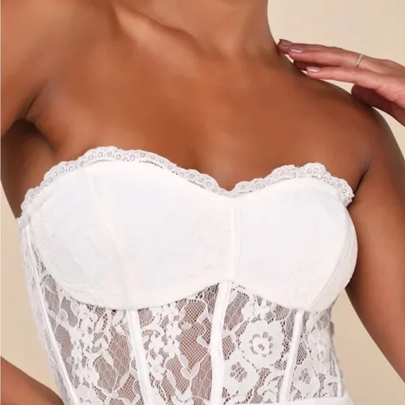 NWT Lulu's Strapless Slit Wedding Gown - Picture 4 of 7